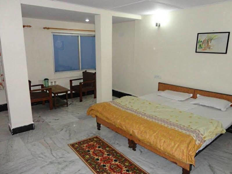 Treebo Mayur, Mall Road Mussoorie Extérieur photo